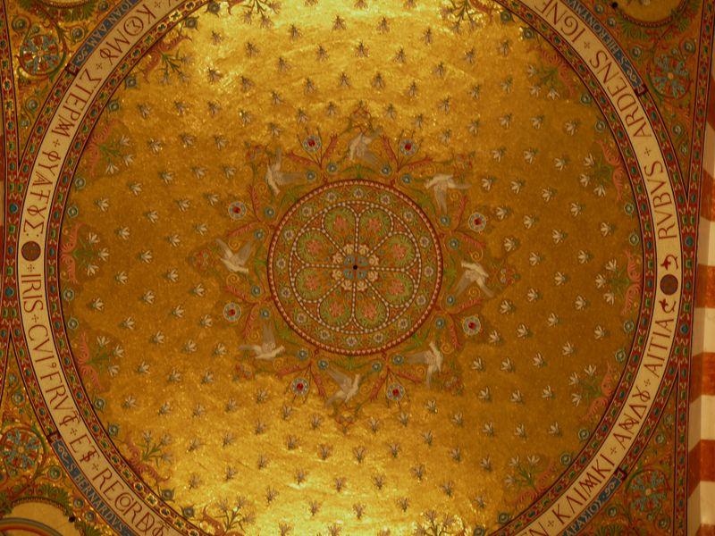 Plafonds dorés de Notre Dame de la Garde à Marseille