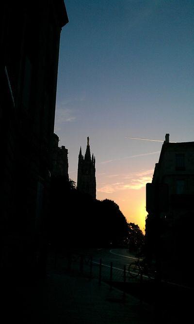 lever de soleil dans Bordeaux