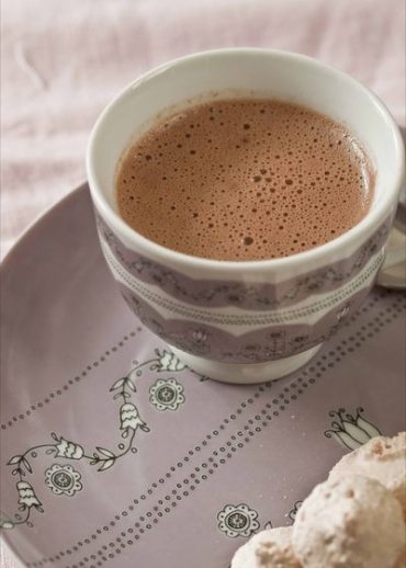 Tasse de chocolat chaud mousseux, la véritable recette