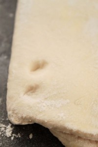 Astuce : comment faire le marquage des coins de la pâte feuilletée maison facile