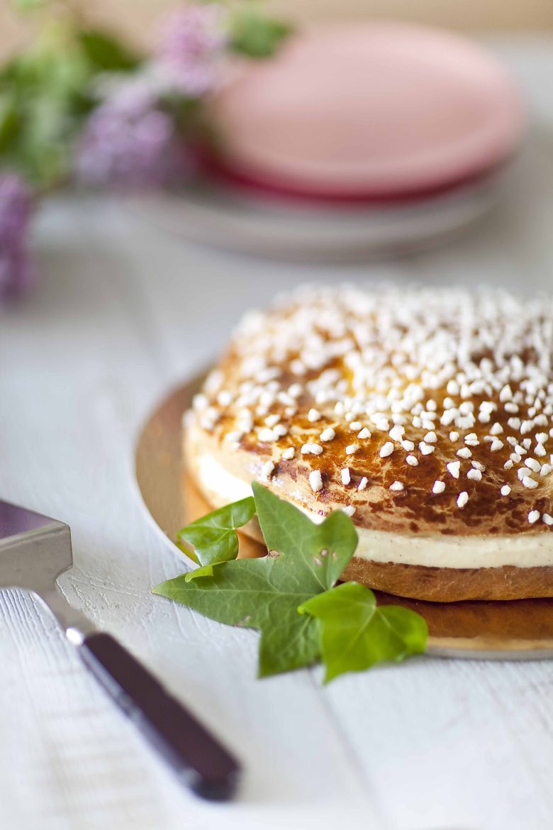 La recette de tarte Tropézienne® est fourrée d'une crème Princesse, un dérivé de la crème pâtissière