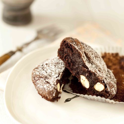 Brownies au chocolat et aux amandes entières