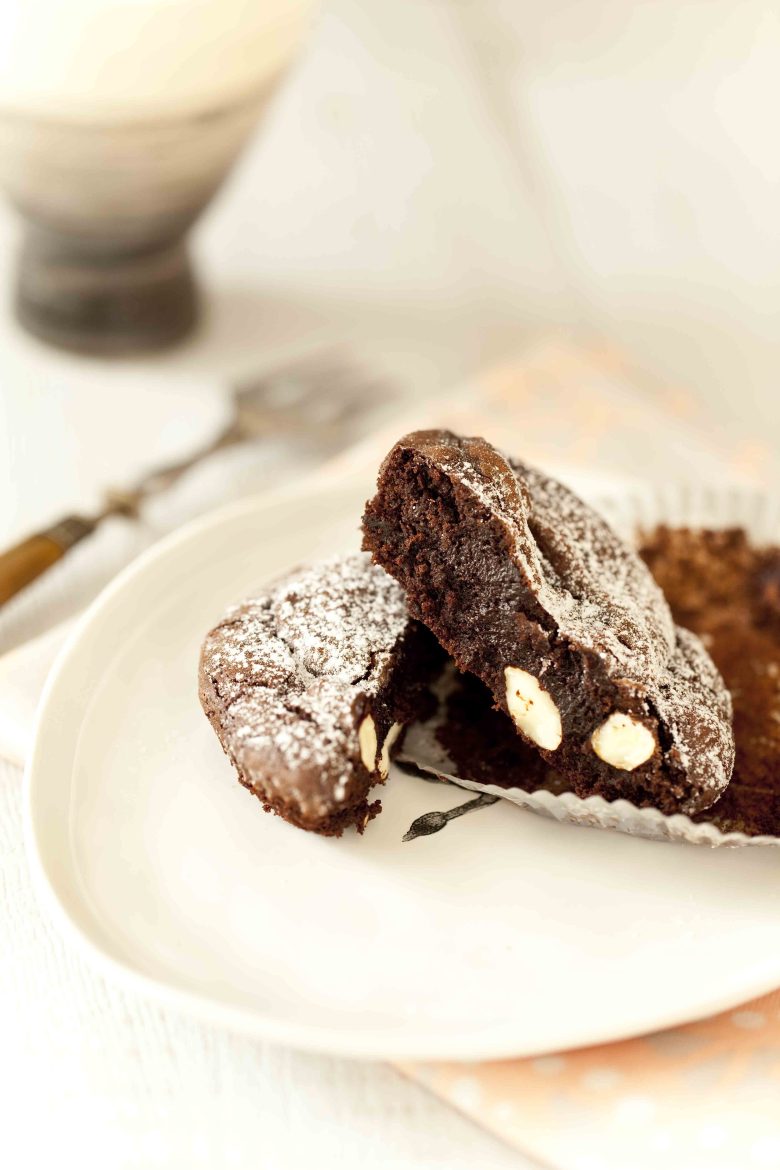 Brownies au chocolat et aux amandes entières
