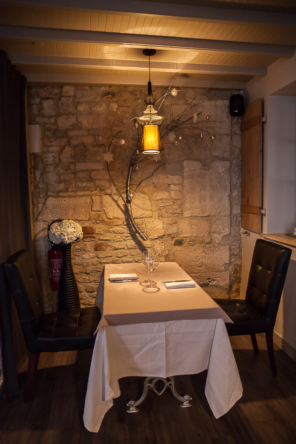 Restaurant L'Angle St Laurent restaurant à Bayeux : une table intimiste