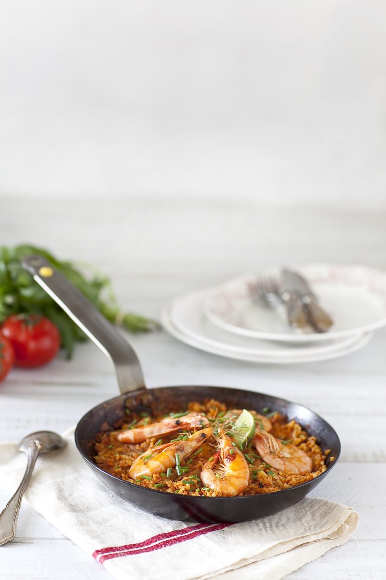 paella aux tomates et aux crevettes, une recette facile