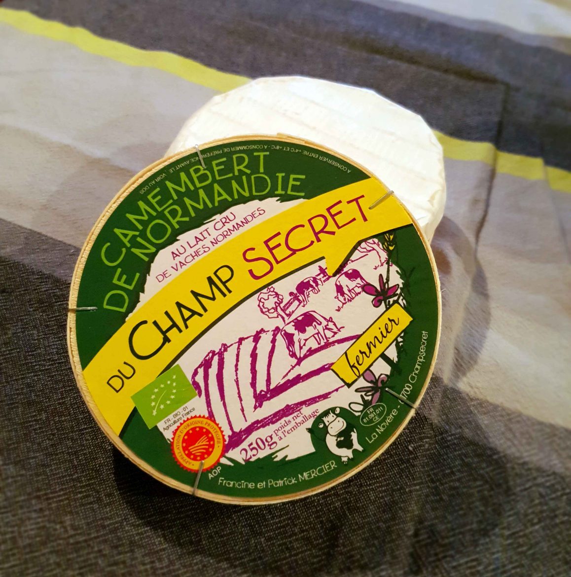 Le camembert du Champ Secret, un Camembert AOP de Normandie au lait cru et bio