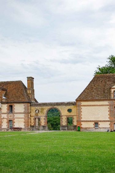 Orangerie et logis du régisseur du Domaine de Merval, sur la Route des Fromages de Normandie