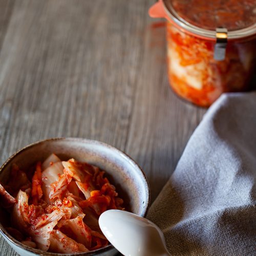 Recette végétalienne de kimchi, recette coréenne de kimchi, chou fermenté au piment