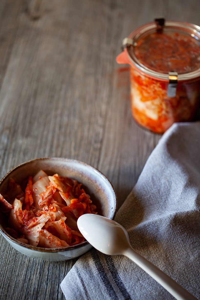 Recette végétalienne de kimchi, recette coréenne de kimchi, chou fermenté au piment