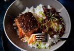 Recette de saumon teriyaki, riz japonais et oignons confits