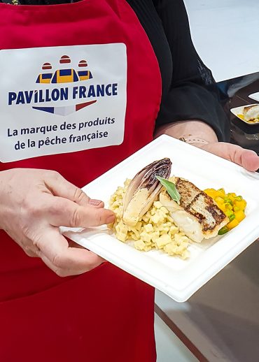 Le plat de Anne Reverdy lieu jaune aux crozets et kaki pour la food battle Pavillon France SIA 2020