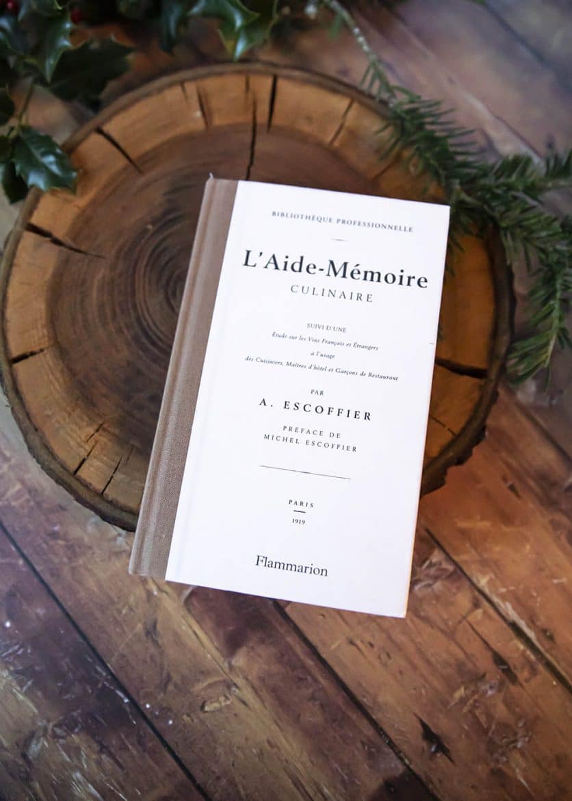 la couverture de l'Aide Mémoire d'Auguste Escoffier éditions Flammarion