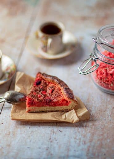 Recette de tarte briochée à la praline rose et aux framboises