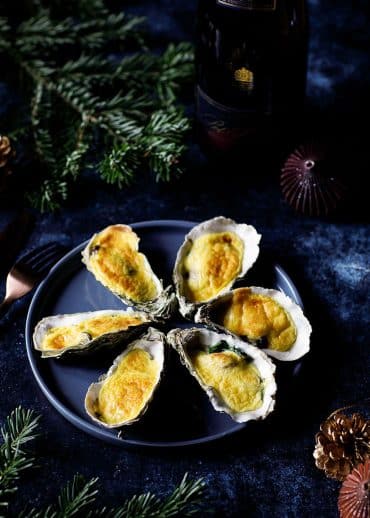 Recette des huîtres au sabayon de champagne, gratinées au four, pour Noël ou les fêtes.