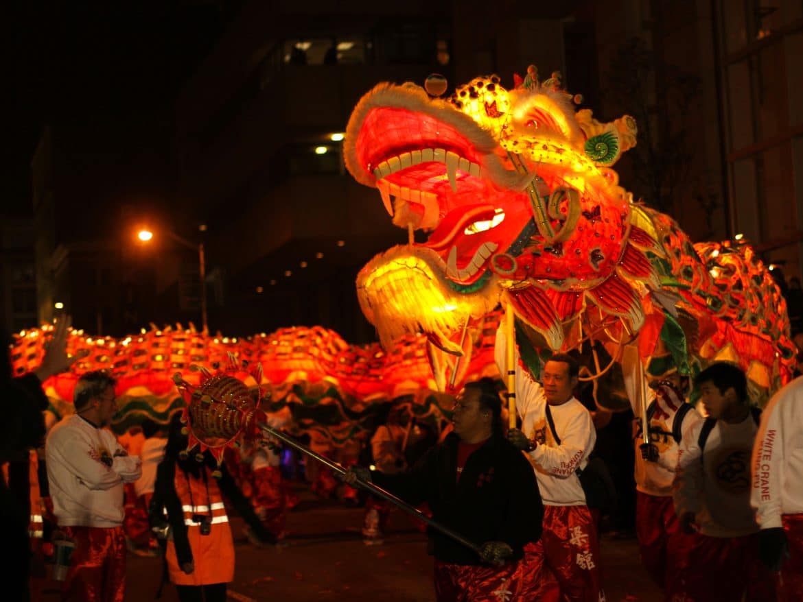 Défilé danse du Dragon pour le Nouvel an Chinois