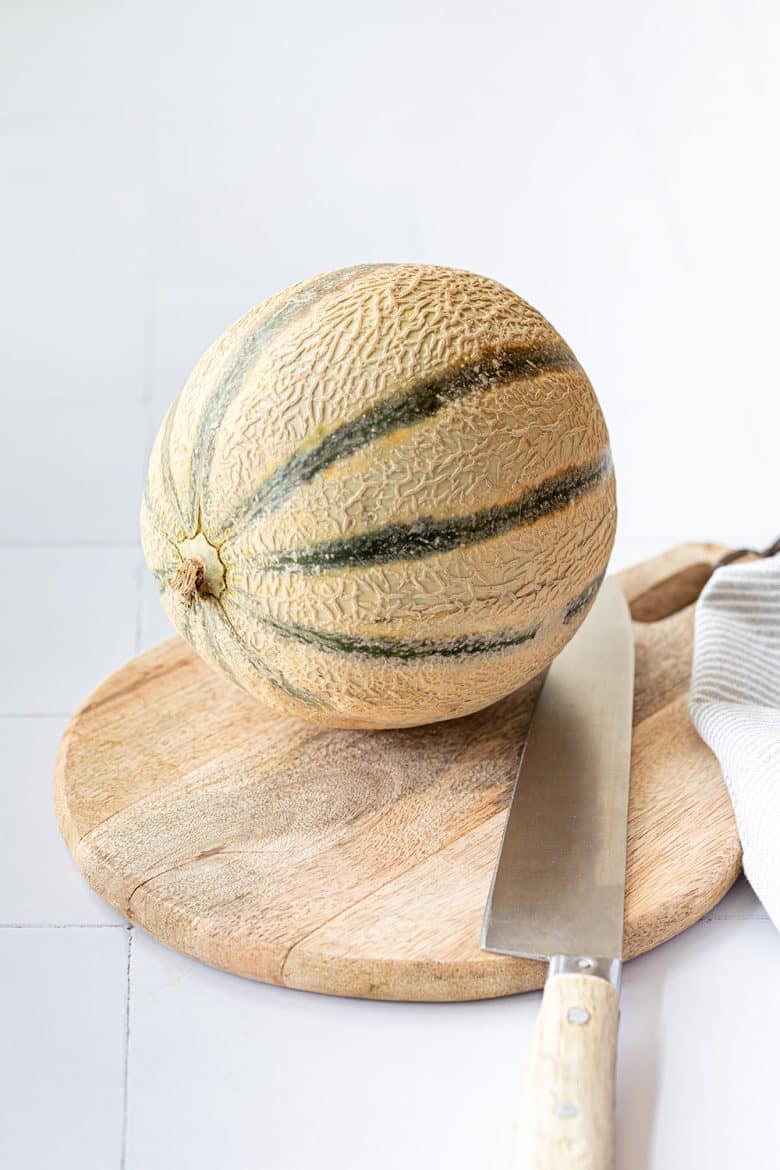 Melon charentais brodé mûr : le pédoncule commence à se détacher