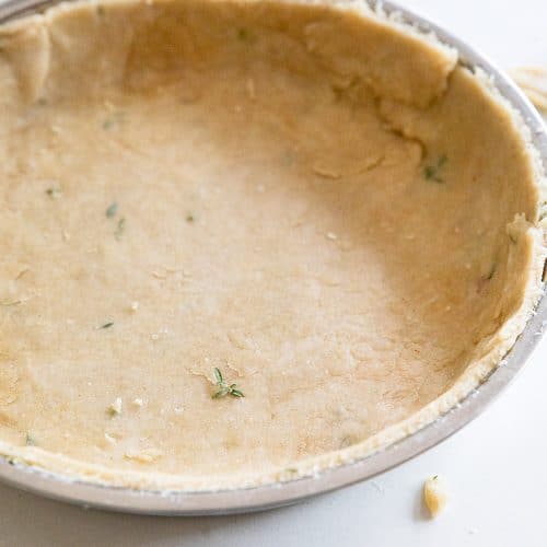 La pâte brisée sans beurre est malléable et facile à réaliser.