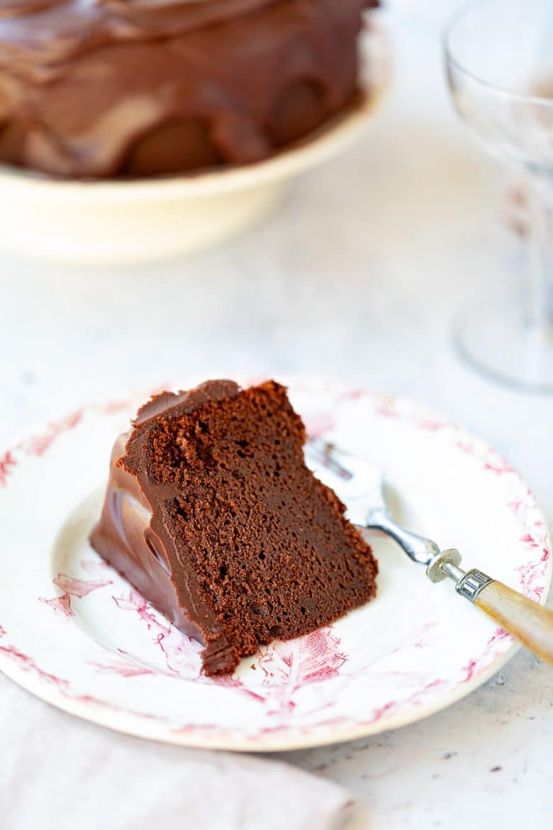 La cuisson douce permet d'obtenir un gâteau au chocolat moelleux et bien cuit. 
