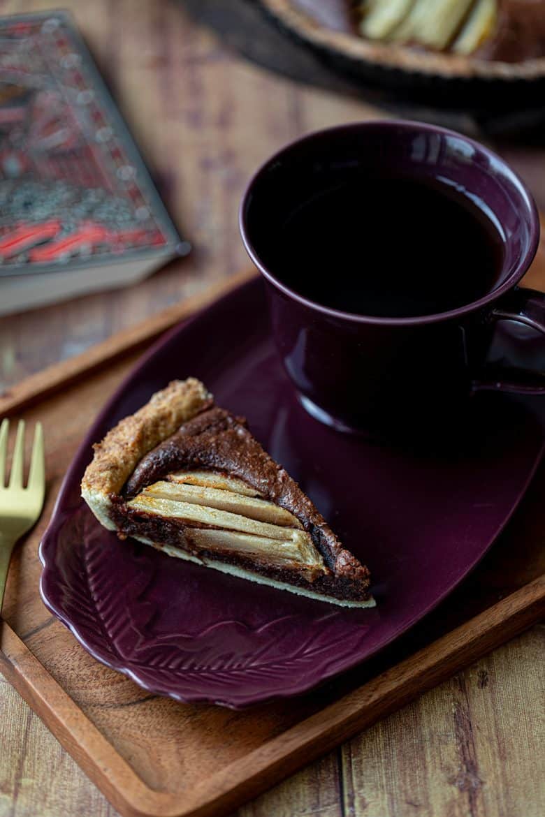 Tarte amandine poire chocolat, la recette d'une tarte aux poires facile au chocolat et aux amandes. 