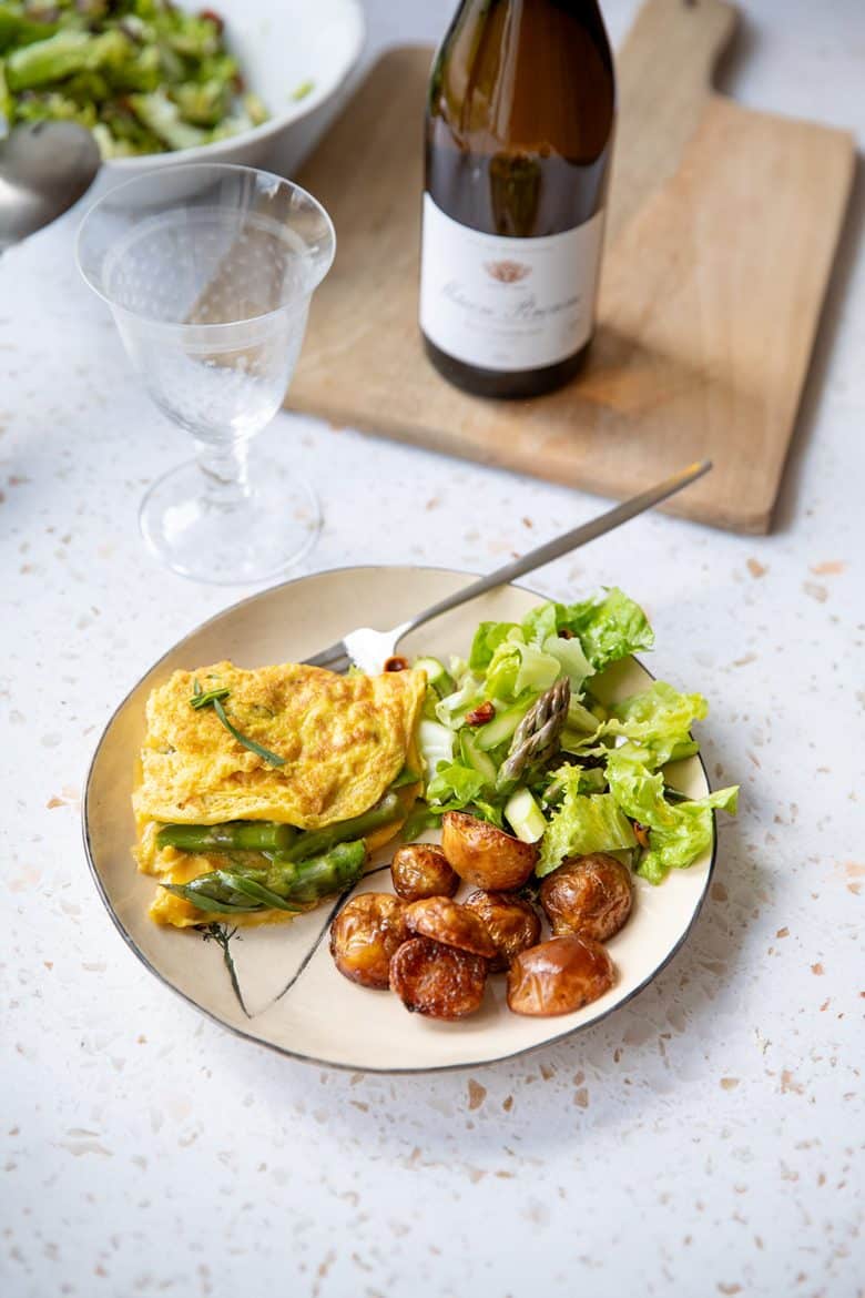 Recette d'omelette de printemps aux asperges vertes ne nécessite que peu d'ingrédients. 